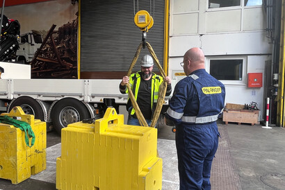 PALFINGER MARINE now covers the inspection of safety measures on cranes and hoists for offshore wind turbines with a new qualification course that is unique worldwide: